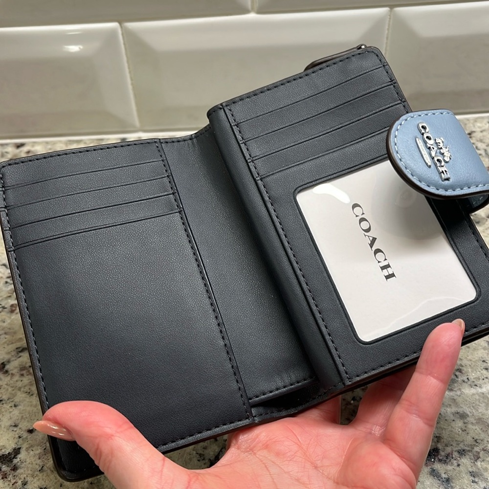 Coach Medium Leather Wallet NWT - Picture 5 of 12